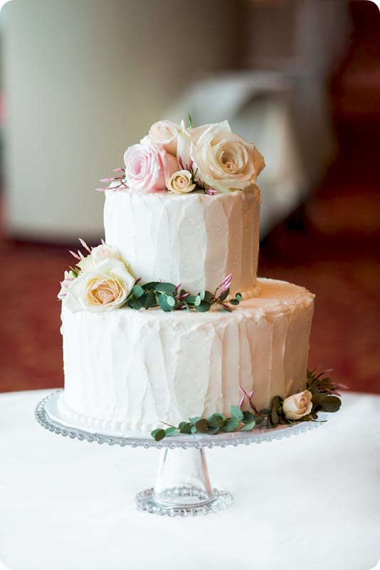 Our Favorite Two-Tier Wedding Cakes  Simple wedding cake, Wedding cake  fresh flowers, Tiered wedding cake